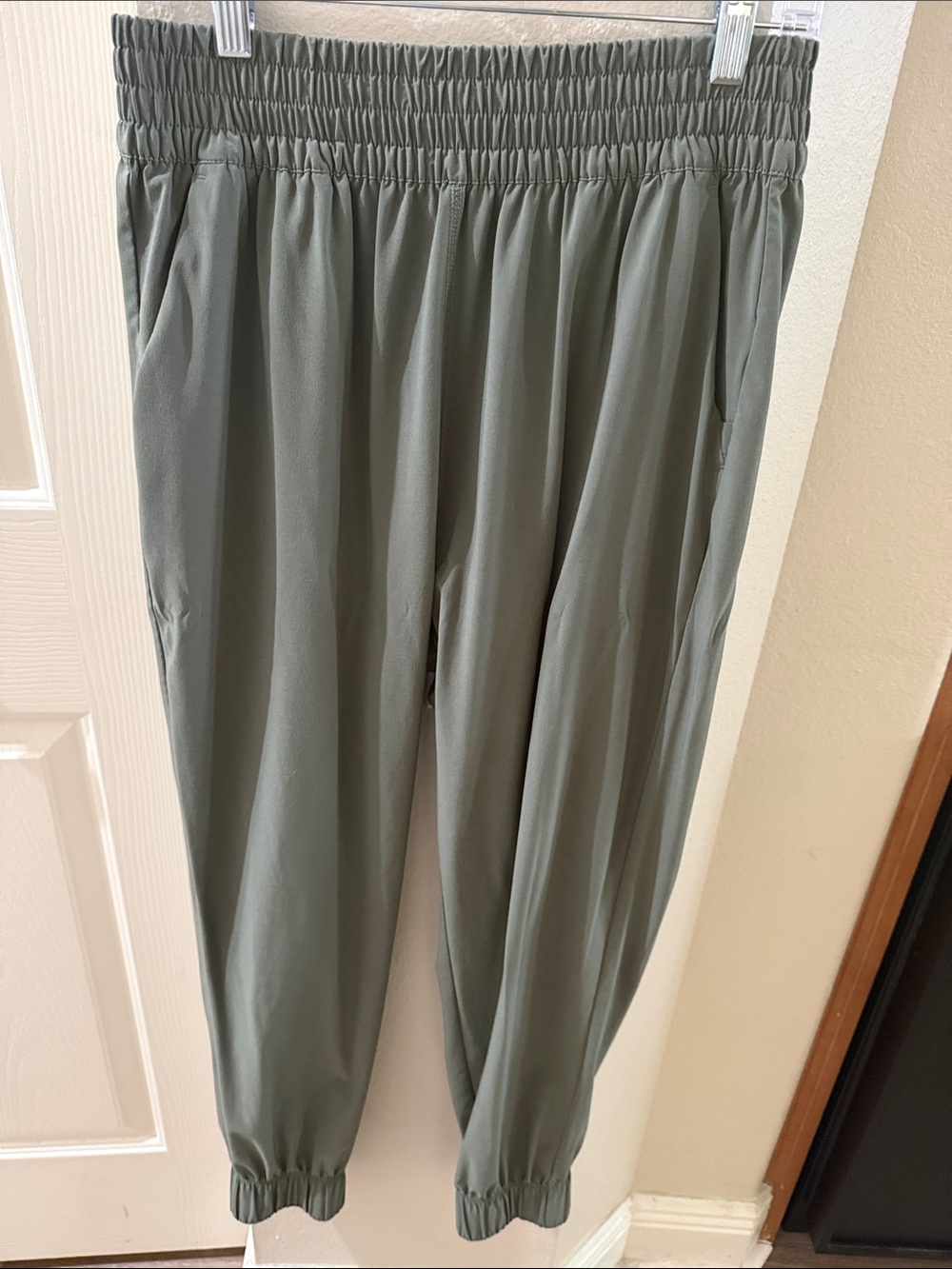 Vuori Olive Green Elastic-Waist joggers